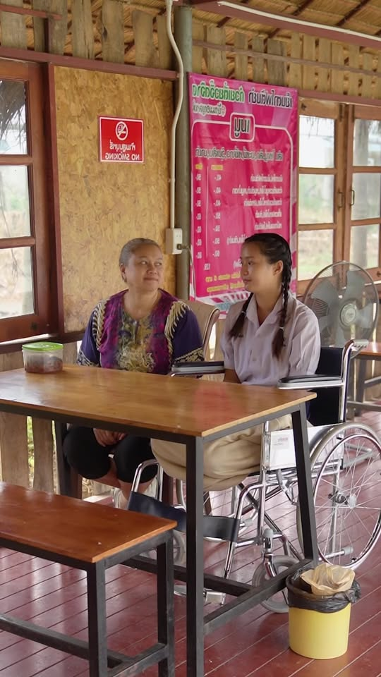 [ครบชุด] 1010129 ป้าแก่ๆ ต้องดูแลหลานพิการคนเดียว