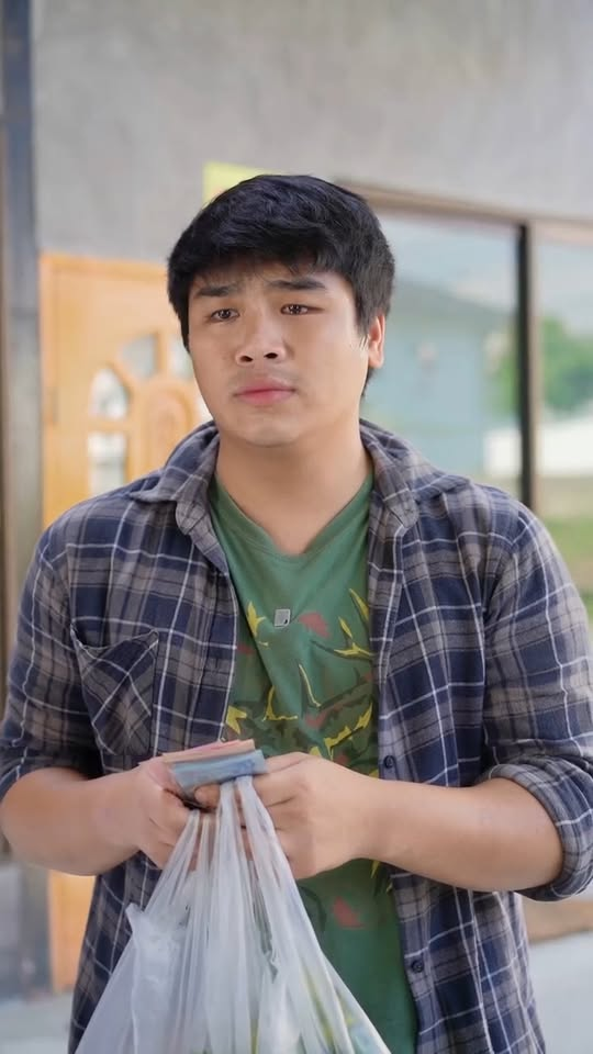 [ครบชุด] 1010307 คนอะไรเก็บผักเน่าๆไปกิน