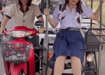 [ครบชุด] 1010363 กลัวโดนล้อว่าแม่ขับซาเล้ง เลยแกล้งทำเป็นมีแฟนรวย