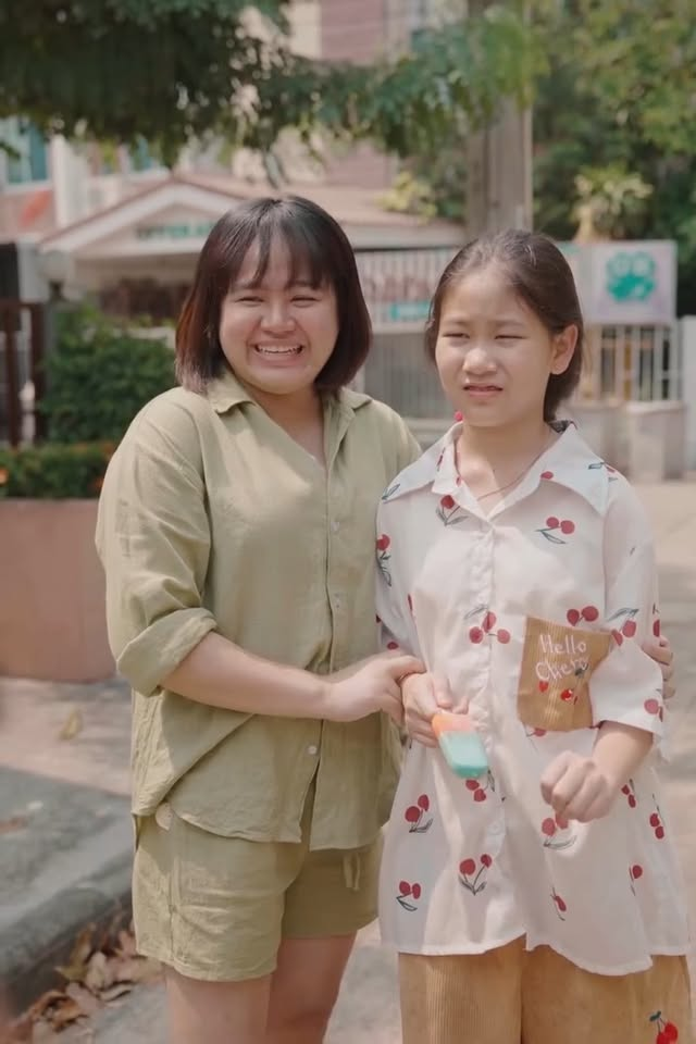 [ครบชุด] 1010366 จะไปช่วยมันทำไม ดูก็รู้ว่าเป็นมิจฉๅชีพ