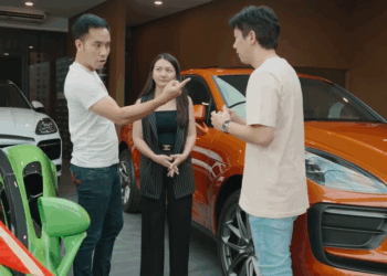 [ครบชุด] 1010378 ซื้oรถคันละ 3 ล้ๅน แต่ยังไม่ทันขับออกจากร้านก็