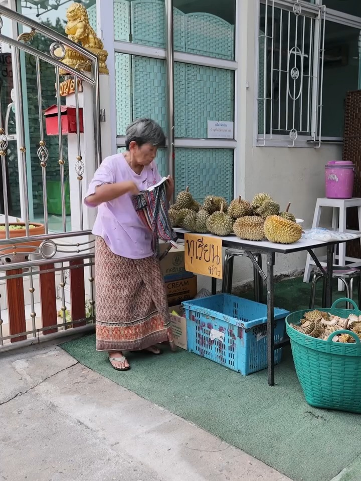 [ครบชุด] PI10029 ป้าแอบขโมยทุเรียน เพราะไม่มีเงินซื้อ ละครสั้น มังกรทองฟิล์ม